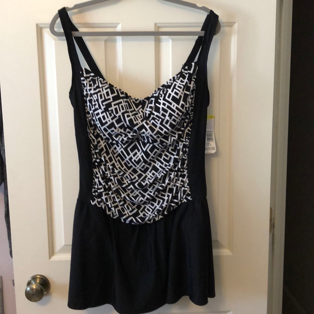 Tropical Escape Plus Size 20W Swimsuit swim dress